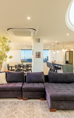 Apartamento à venda com 150m², 4 quartos e 2 vagas Apartamento à venda com 150m², 4 quartos e 2 vagasSala