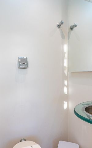 Apartamento à venda com 150m², 4 quartos e 2 vagas Apartamento à venda com 150m², 4 quartos e 2 vagasBanheiro