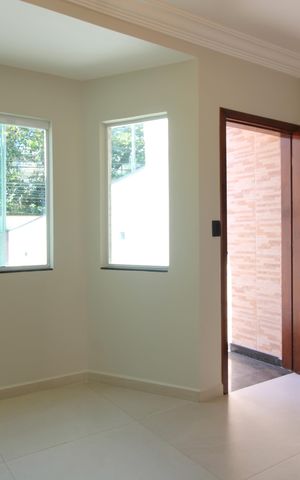 Casa à venda com 73m², 2 quartos e 2 vagasSala