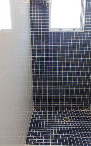 Casa à venda com 73m², 2 quartos e 2 vagasBanheiro da Suíte 1