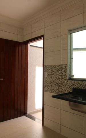 Casa à venda com 73m², 2 quartos e 2 vagascozinha