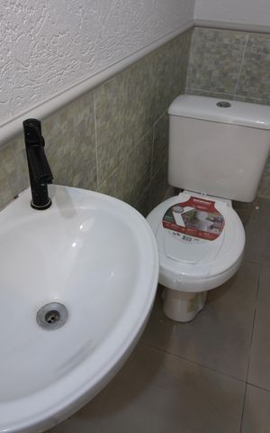 Casa à venda com 73m², 2 quartos e 2 vagasLavabo