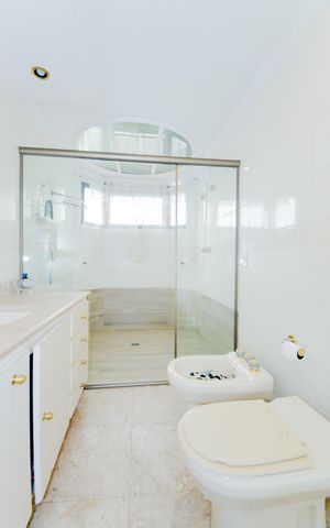 Apartamento à venda com 124m², 4 quartos e 4 vagasBanheiro do Quarto 4