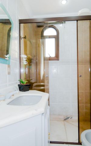 Apartamento à venda com 124m², 4 quartos e 4 vagasBanheiro Social