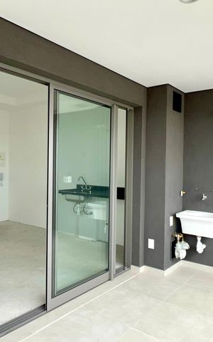 Apartamento à venda com 56m², 2 quartos e 1 vaga Apartamento à venda com 56m², 2 quartos e 1 vagaVaranda