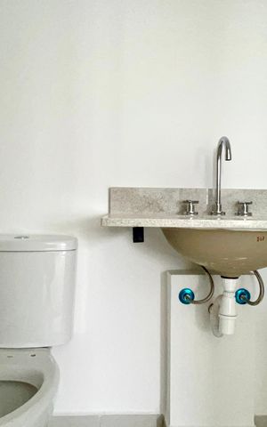 Apartamento à venda com 56m², 2 quartos e 1 vaga Apartamento à venda com 56m², 2 quartos e 1 vagaBanheiro