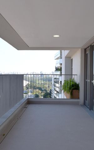Apartamento à venda com 248m², 3 quartos e 4 vagasVaranda 1