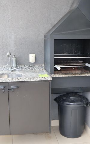 Apartamento para alugar com 60m², 2 quartos e 1 vagaVaranda