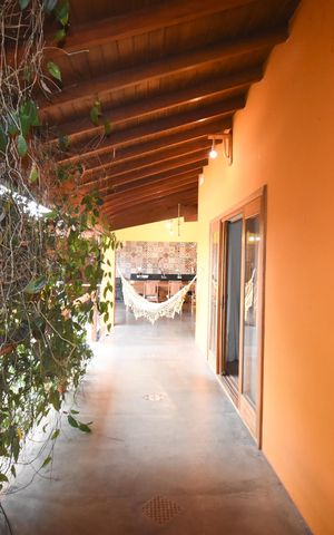 Casa de condomínio à venda com 365m², 3 quartos e 4 vagas Casa de condomínio à venda com 365m², 3 quartos e 4 vagasSala - varanda
