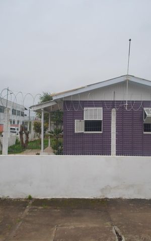 Casa à venda com 70m², 3 quartos e 2 vagasFachada