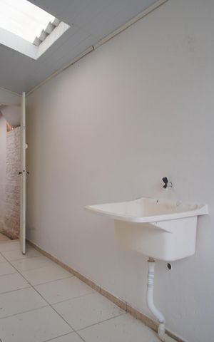 Casa à venda com 70m², 3 quartos e 2 vagasÁrea de Serviço