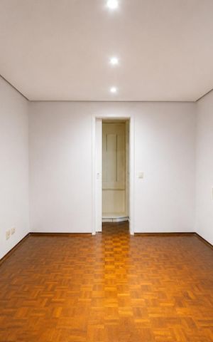 Apartamento à venda com 172m², 4 quartos e 3 vagas Apartamento à venda com 172m², 4 quartos e 3 vagasQuarto