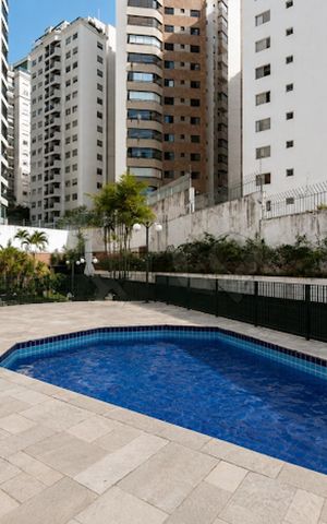 Apartamento à venda com 172m², 4 quartos e 3 vagas Apartamento à venda com 172m², 4 quartos e 3 vagasÁrea externa