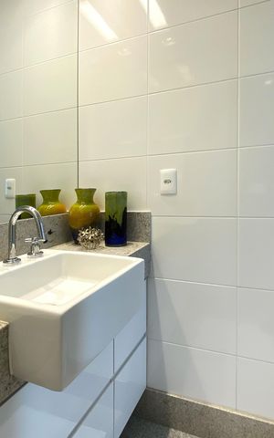 Apartamento à venda com 186m², 3 quartos e 4 vagas Apartamento à venda com 186m², 3 quartos e 4 vagasBanheiro da Suíte 2