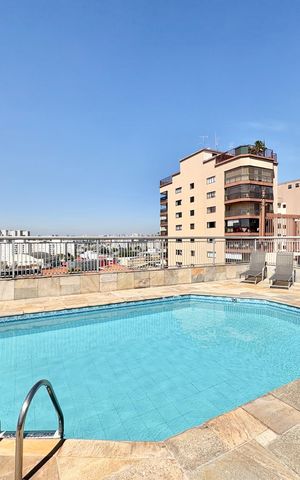 Apartamento à venda com 180m², 3 quartos e 2 vagas Apartamento à venda com 180m², 3 quartos e 2 vagasÁrea comum - Piscina