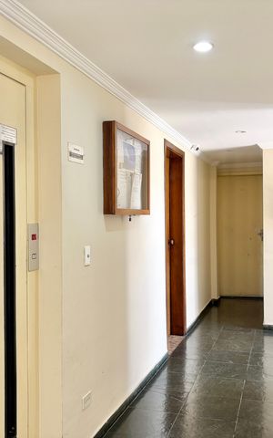 Apartamento à venda com 180m², 3 quartos e 2 vagas Apartamento à venda com 180m², 3 quartos e 2 vagasElevador de serviço