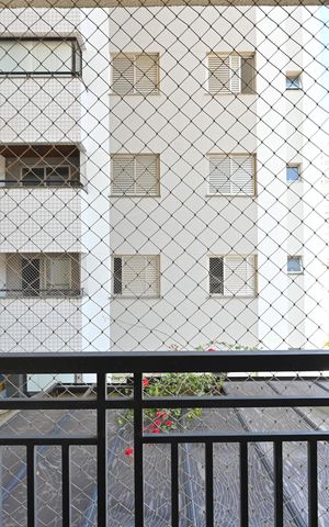 Apartamento para alugar com 65m², 2 quartos e 1 vagaVaranda