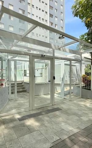 Apartamento à venda com 54m², 2 quartos e 1 vaga Apartamento à venda com 54m², 2 quartos e 1 vagaFachada e portaria