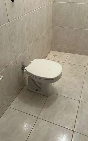 Casa à venda com 250m², 4 quartos e 2 vagas Casa à venda com 250m², 4 quartos e 2 vagasBanheiro