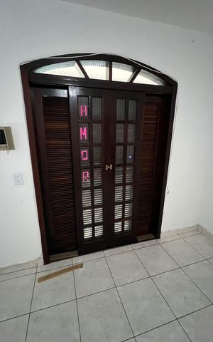 Casa à venda com 250m², 4 quartos e 2 vagas Casa à venda com 250m², 4 quartos e 2 vagasQuarto