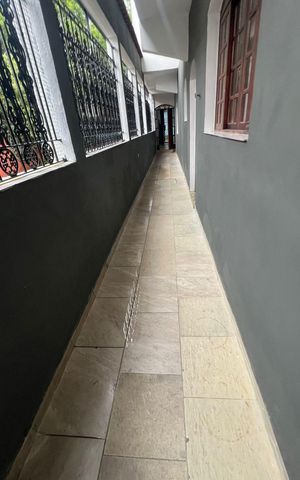 Casa à venda com 250m², 4 quartos e 2 vagas Casa à venda com 250m², 4 quartos e 2 vagasÁrea externa