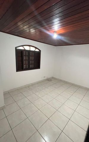 Casa à venda com 250m², 4 quartos e 2 vagas Casa à venda com 250m², 4 quartos e 2 vagasQuarto