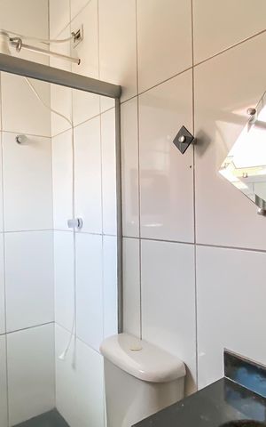 Casa de condomínio à venda com 93m², 3 quartos e 1 vaga Casa de condomínio à venda com 93m², 3 quartos e 1 vagaBanheiro da Suíte
