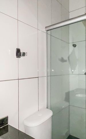 Casa de condomínio à venda com 93m², 3 quartos e 1 vaga Casa de condomínio à venda com 93m², 3 quartos e 1 vagaBanheiro