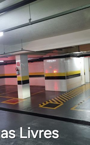 Apartamento à venda com 200m², 4 quartos e 4 vagas