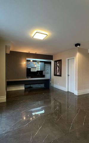 Apartamento à venda com 109m², 3 quartos e 2 vagas Apartamento à venda com 109m², 3 quartos e 2 vagasSala