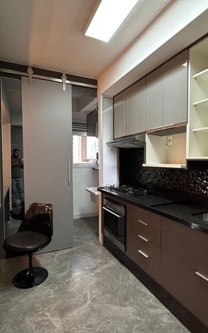 Apartamento à venda com 109m², 3 quartos e 2 vagas Apartamento à venda com 109m², 3 quartos e 2 vagasCozinha