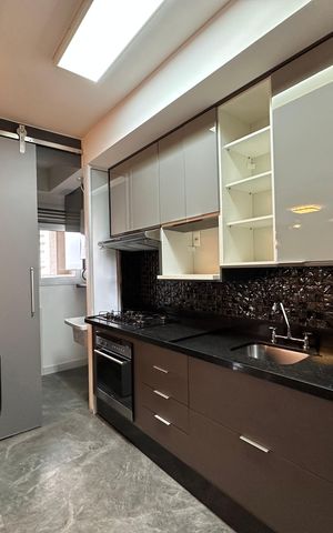 Apartamento à venda com 109m², 3 quartos e 2 vagas Apartamento à venda com 109m², 3 quartos e 2 vagasCozinha