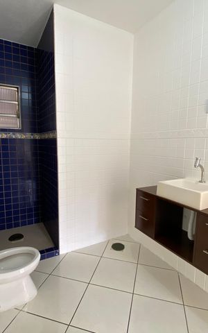 Casa para alugar com 60m², 1 quarto e sem vaga Casa para alugar com 60m², 1 quarto e sem vagaBanheiro