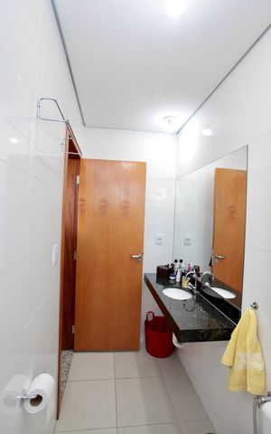 Apartamento à venda com 90m², 2 quartos e sem vaga Apartamento à venda com 90m², 2 quartos e sem vagaBanheiro da Suíte