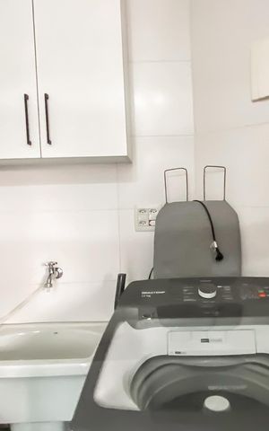 Casa à venda com 198m², 5 quartos e 3 vagas Casa à venda com 198m², 5 quartos e 3 vagasÁrea de Serviço
