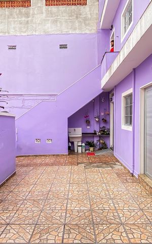 Casa à venda com 198m², 5 quartos e 3 vagas Casa à venda com 198m², 5 quartos e 3 vagasQuintal