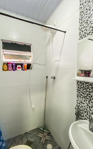 Casa à venda com 198m², 5 quartos e 3 vagas Casa à venda com 198m², 5 quartos e 3 vagasBanheiro da casa 2