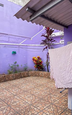 Casa à venda com 198m², 5 quartos e 3 vagas Casa à venda com 198m², 5 quartos e 3 vagasQuintal