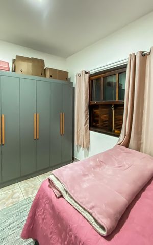 Casa à venda com 198m², 5 quartos e 3 vagas Casa à venda com 198m², 5 quartos e 3 vagasQuarto da casa 3