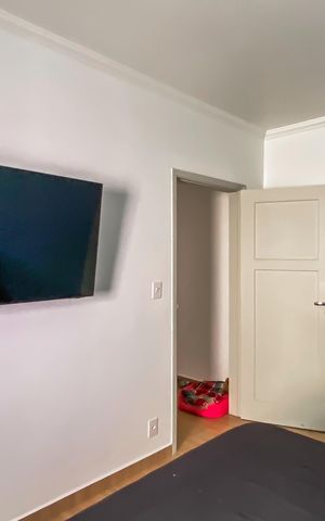 Casa à venda com 198m², 5 quartos e 3 vagas Casa à venda com 198m², 5 quartos e 3 vagasQuarto da casa 4