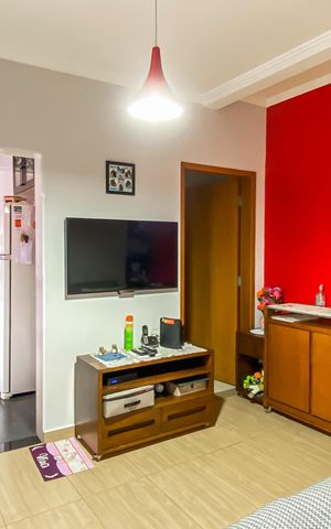 Casa à venda com 198m², 5 quartos e 3 vagas Casa à venda com 198m², 5 quartos e 3 vagasSala