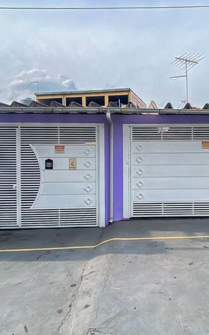 Casa à venda com 198m², 5 quartos e 3 vagas Casa à venda com 198m², 5 quartos e 3 vagasFachada