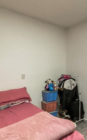 Casa à venda com 198m², 5 quartos e 3 vagas Casa à venda com 198m², 5 quartos e 3 vagasQuadro da casa 3