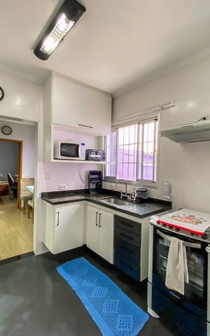 Casa à venda com 198m², 5 quartos e 3 vagas Casa à venda com 198m², 5 quartos e 3 vagasCozinha