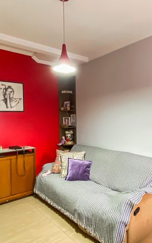 Casa à venda com 198m², 5 quartos e 3 vagas Casa à venda com 198m², 5 quartos e 3 vagasSala