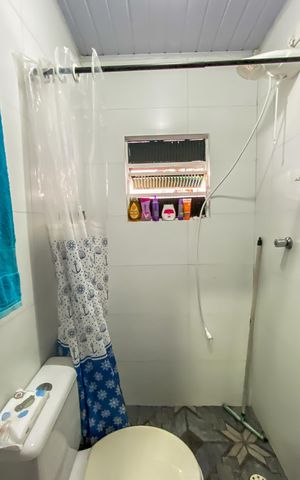 Casa à venda com 198m², 5 quartos e 3 vagas Casa à venda com 198m², 5 quartos e 3 vagasBanheiro da casa 2