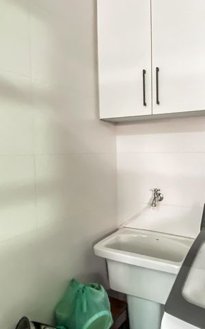 Casa à venda com 198m², 5 quartos e 3 vagas Casa à venda com 198m², 5 quartos e 3 vagasÁrea de Serviço