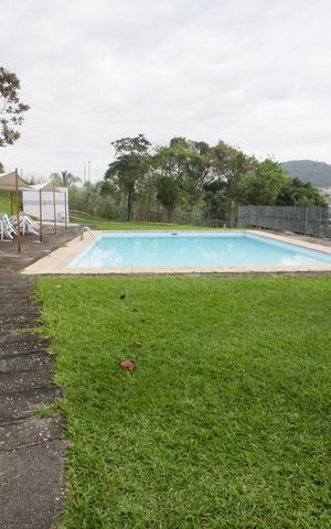 Casa à venda com 96m², 3 quartos e 1 vagaÁrea comum - Piscina