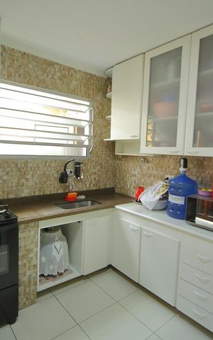 Casa à venda com 125m², 2 quartos e 2 vagasCozinha 