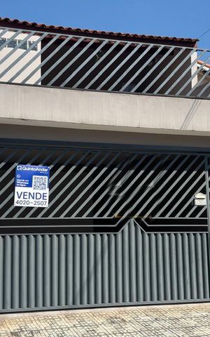 Casa à venda com 125m², 2 quartos e 2 vagasFachada 